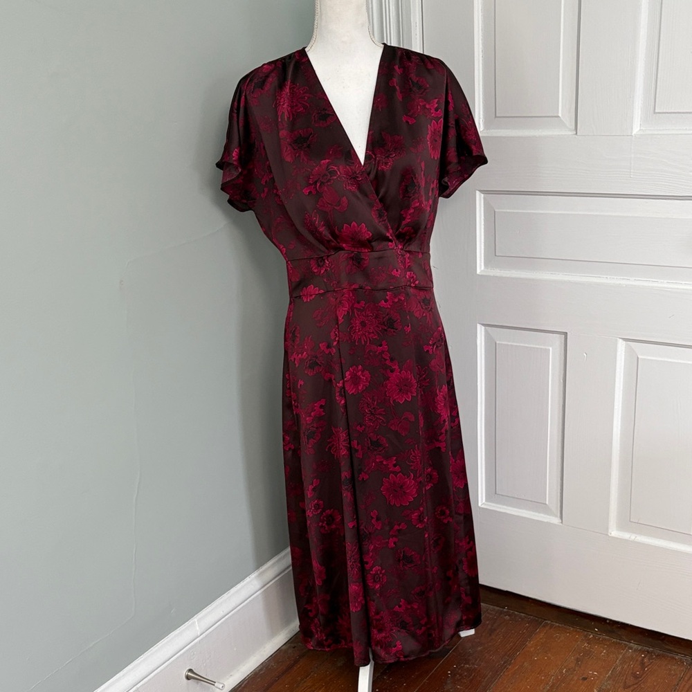 Chelsea28 Elegant Red‎ Floral V-Neck Short Sleeve Dress Floor Length Size Medium